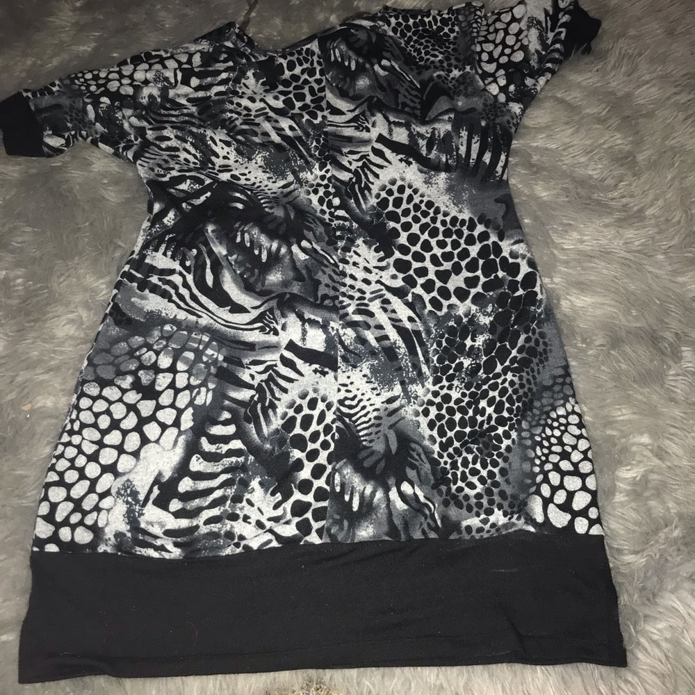 Dress - Picture 2 of 4